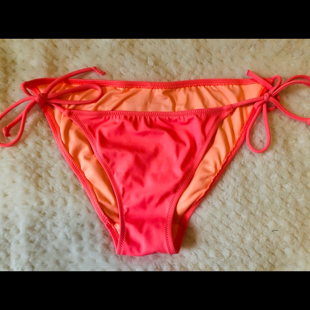 Victoria’s Secret bikini scrunch bottoms
